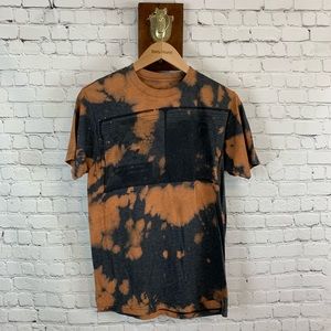 Some type of lion shirt ... bleaChed and cropped